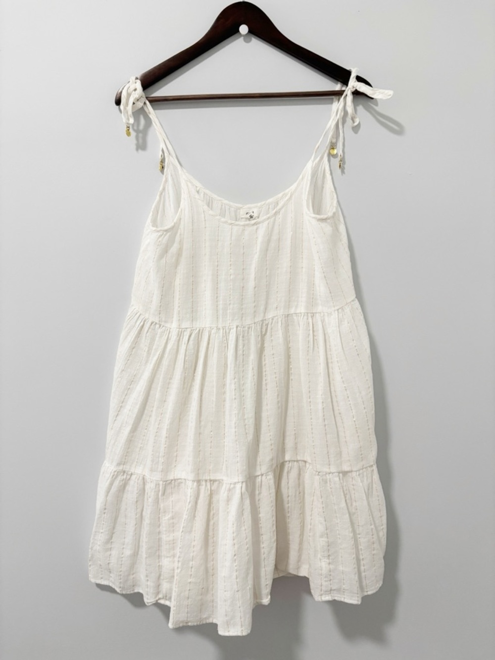 aerie White Dress Gold Pinstripes Womens Sz Medium Tiered Babydoll Boho Coastal - Picture 1 of 10